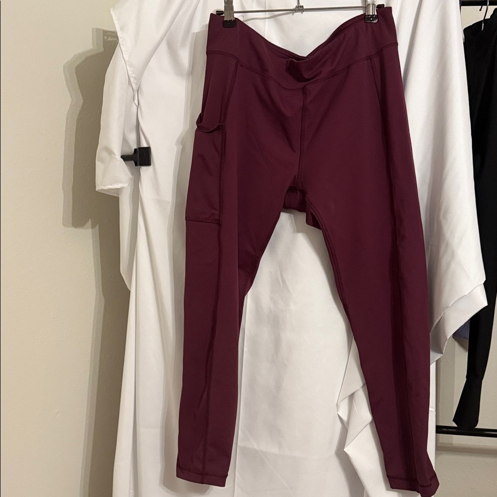 Columbia Burgundy High-Waisted Leggings